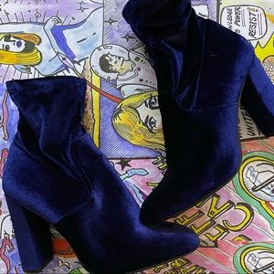 Steve Madden Editt Blue Velvet Boots